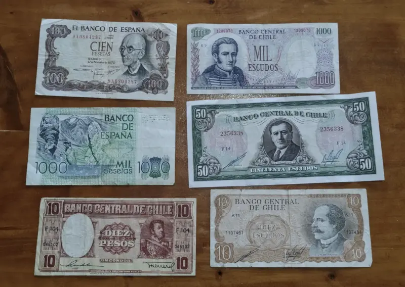 Lote de billetes antiguos de Chile, España y Argentina - 2