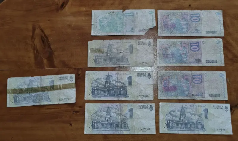 Lote de billetes antiguos de Chile, España y Argentina - 5