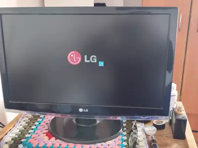 Monitor LG de 23 pulgadas en buen estado - miniatura 1
