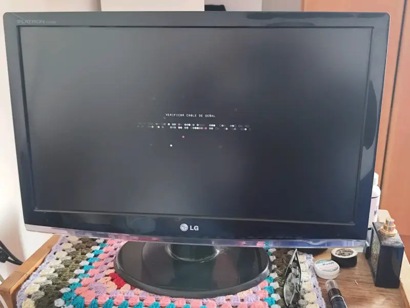 Monitor LG de 23 pulgadas en buen estado - 2