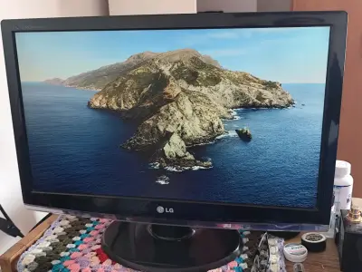 Monitor LG de 23 pulgadas en buen estado - miniatura 3