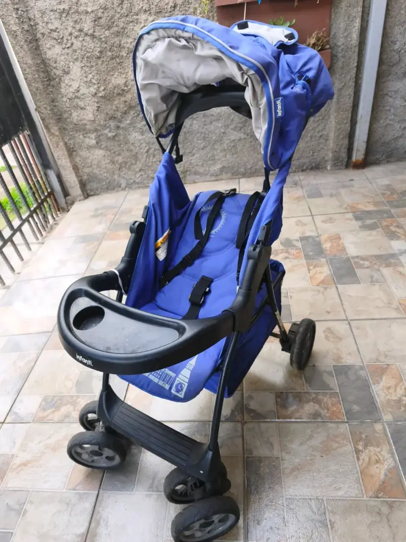 Coche de bebé azul con silla de auto Infanti - 2