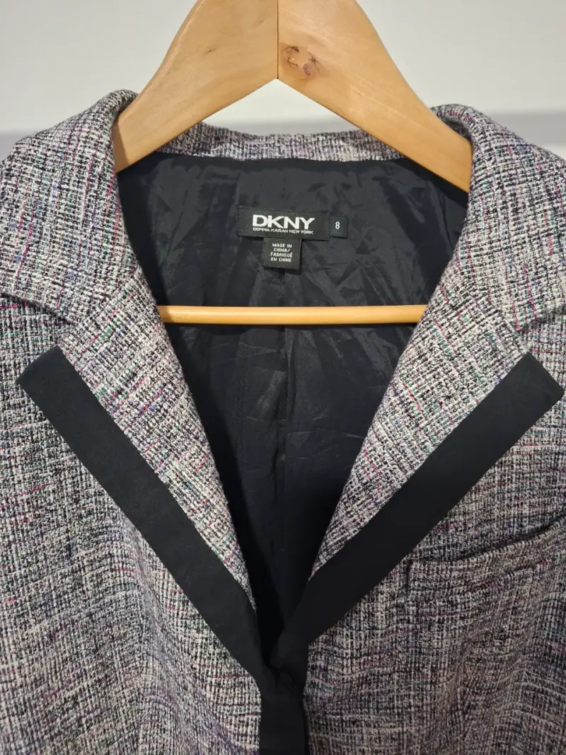 Blazer de mujer DKNY gris con negro talla 8 - 2