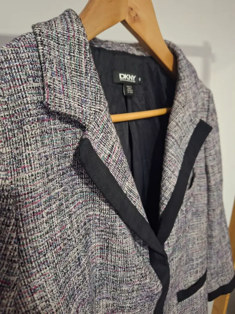 Blazer de mujer DKNY gris con negro talla 8 - 3