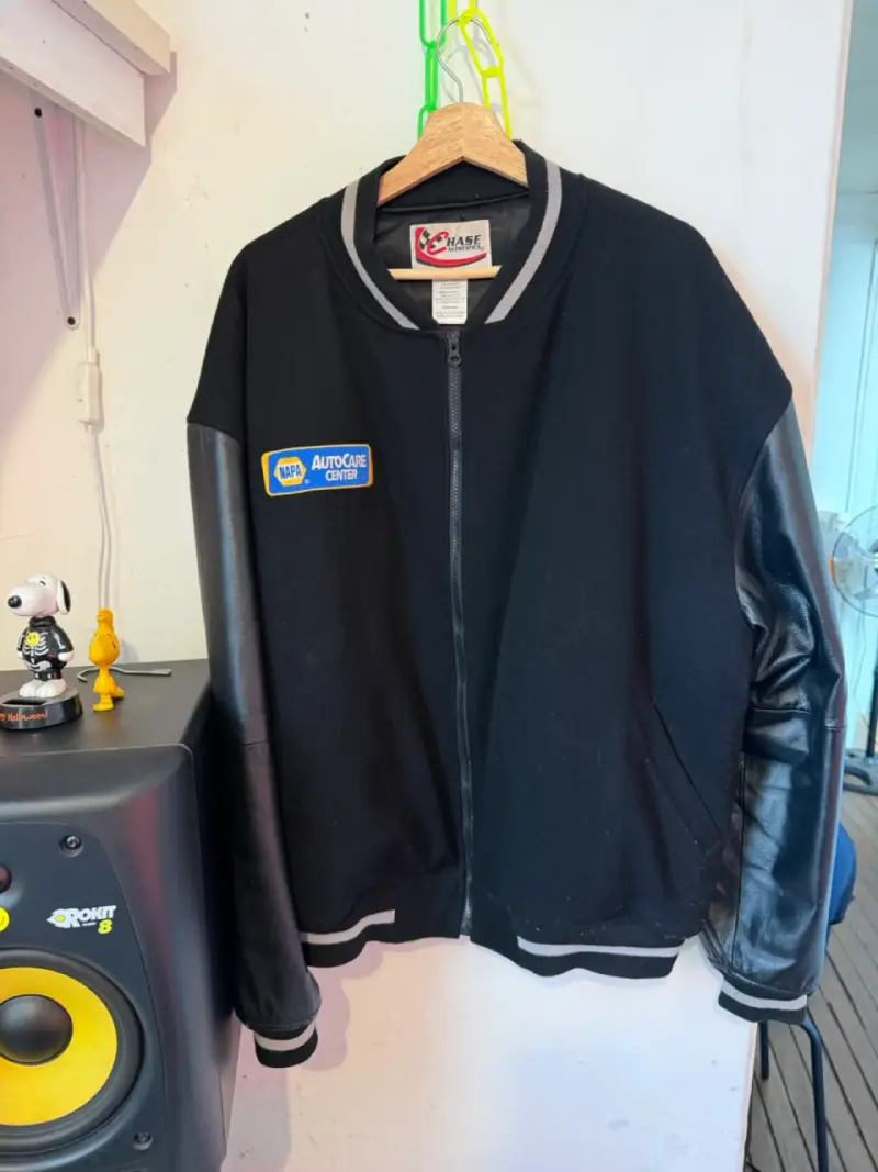 Chaqueta  varsity negra cuero nascar - 2