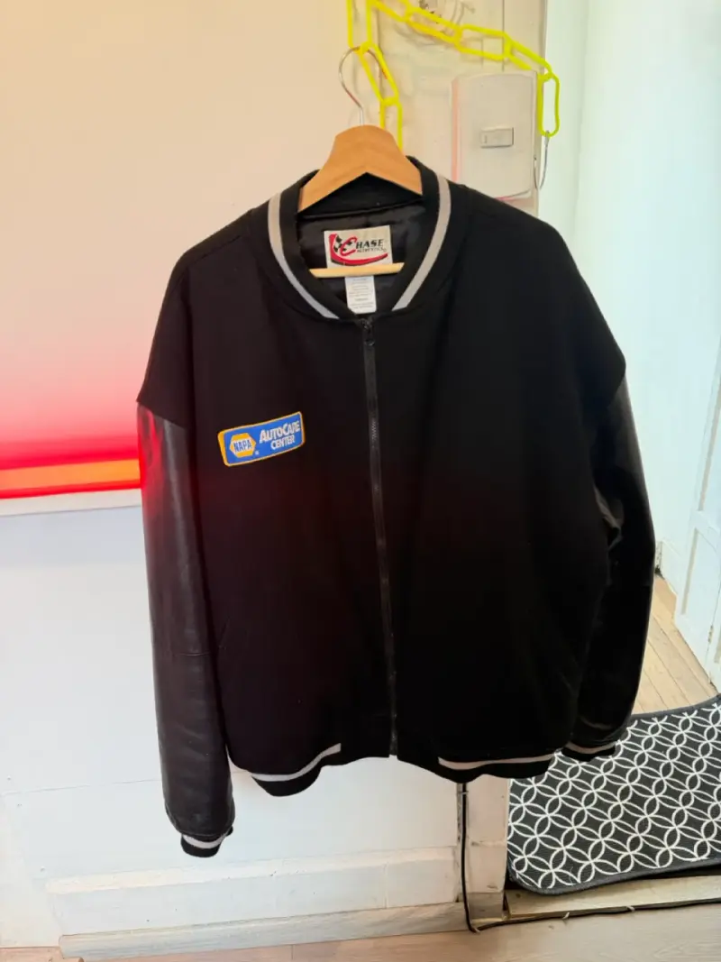 Chaqueta  varsity negra cuero nascar - 3