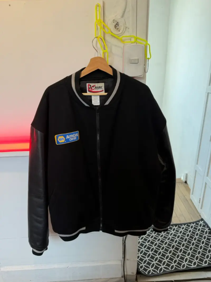 Chaqueta  varsity negra cuero nascar - 4