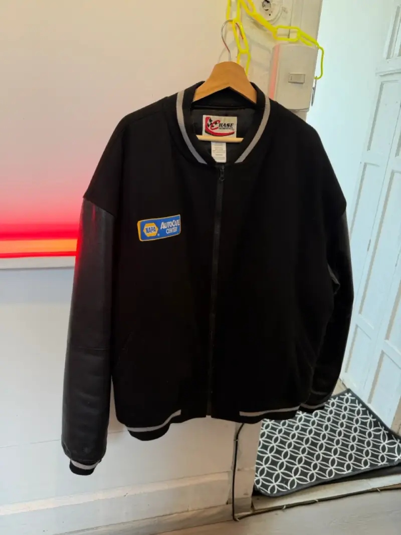 Chaqueta  varsity negra cuero nascar - 5