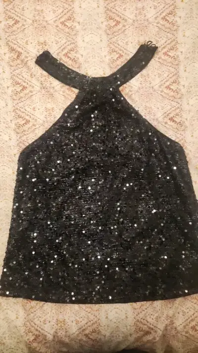 Top de lentejuelas negro elegante - miniatura 1