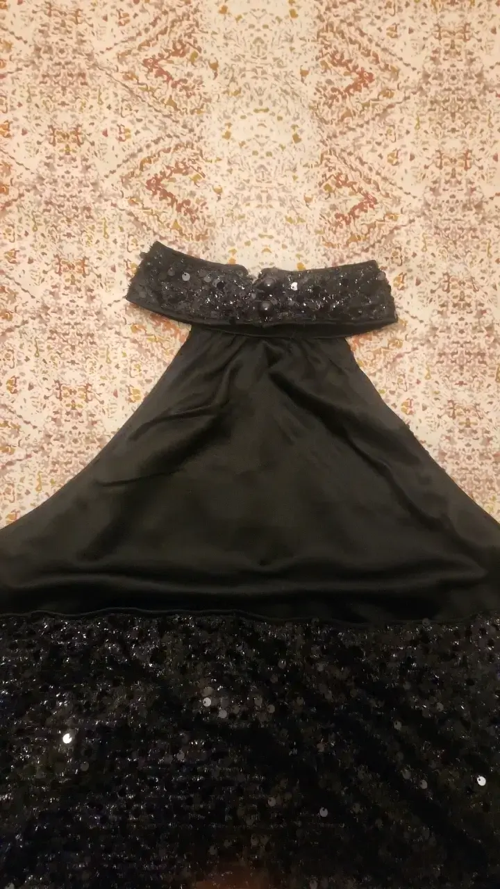 Top de lentejuelas negro elegante - 3