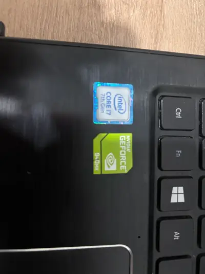 Laptop Acer con Intel Core i5 y NVIDIA GeForce - miniatura 5