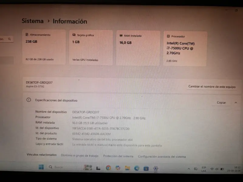 Laptop Acer con Intel Core i5 y NVIDIA GeForce - 6