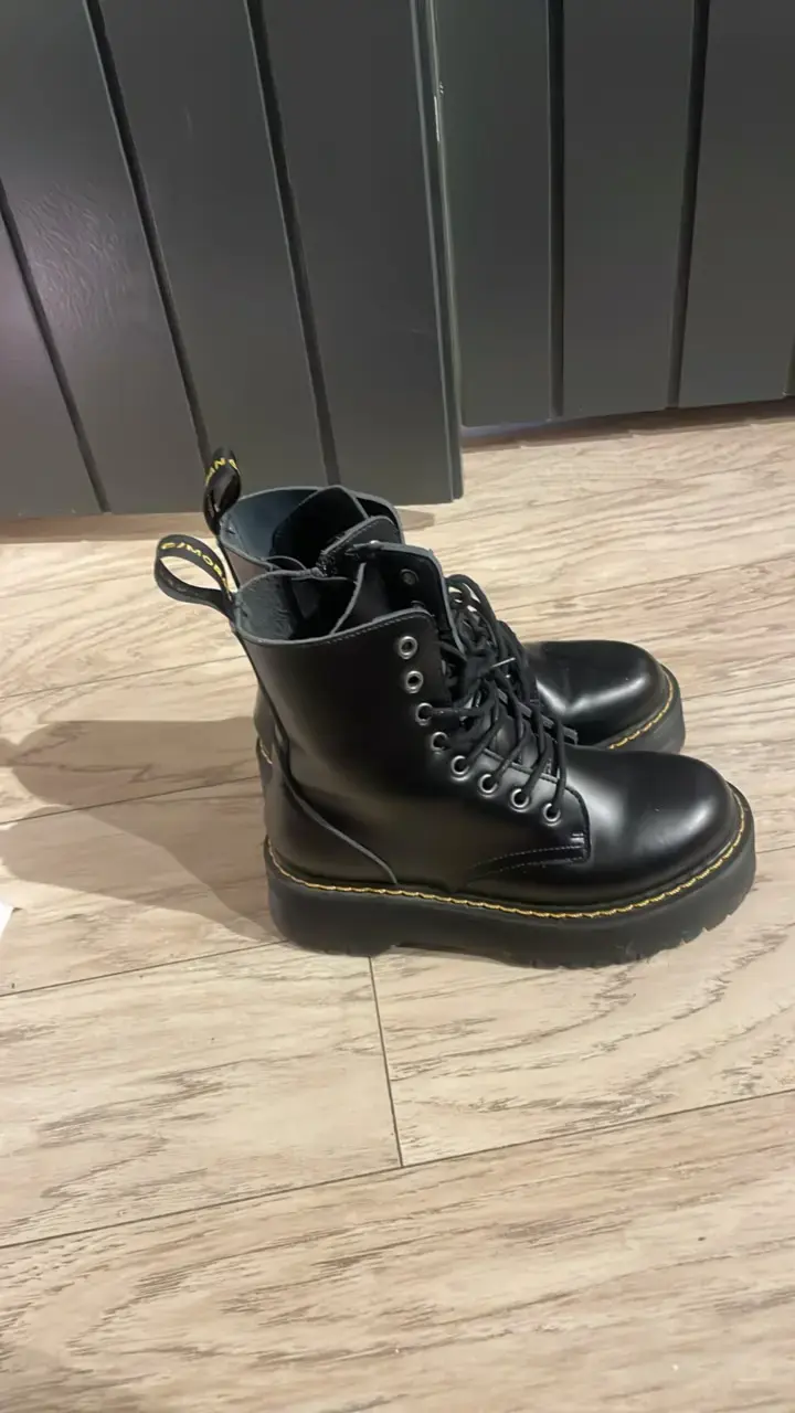 Botas negras de cuero estilo militar - 3