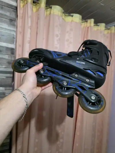Patines en línea Action negros y azules - miniatura 2
