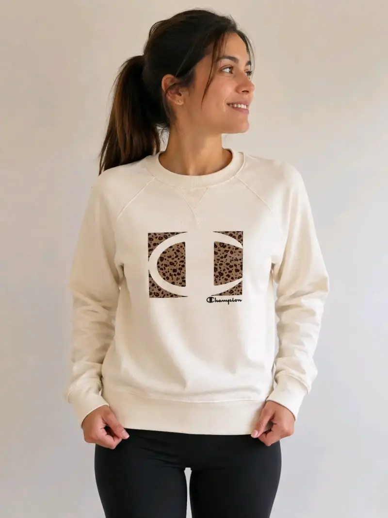 Polerón Champion beige con diseño animal print - 1