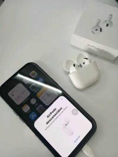 Auriculares inalámbricos AirPods con estuche de carga - miniatura 1
