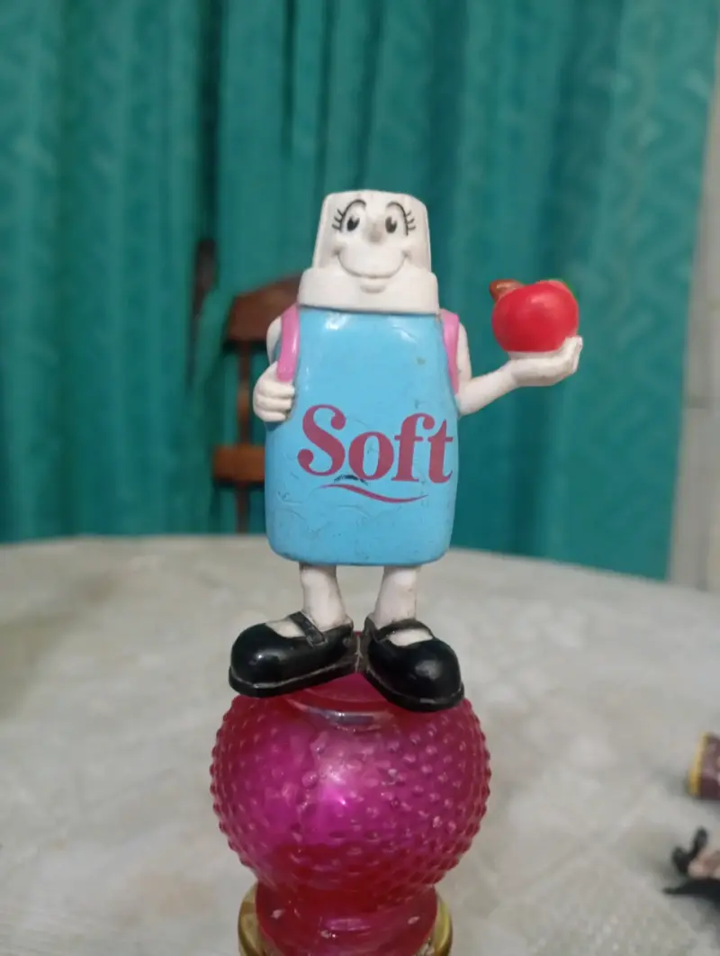 Figuras coleccionables de personajes de marcas - 6