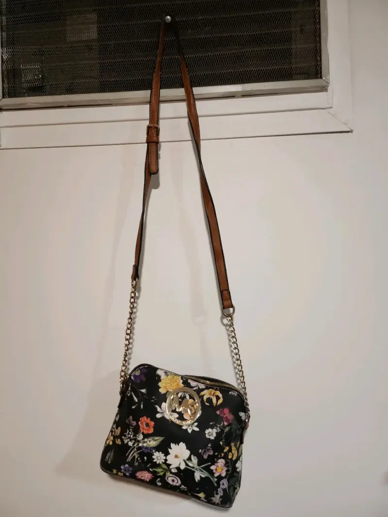 Cartera Michael Kors floral con cadena - 3