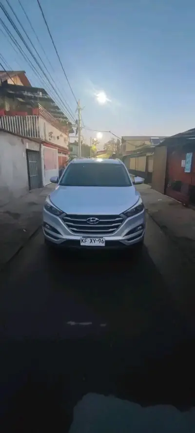 Hyundai Tucson SUV 2018 en buen estado - miniatura 1