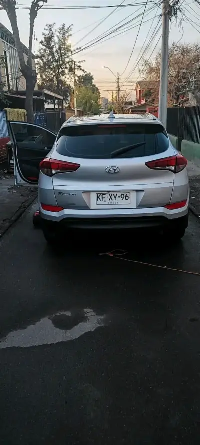 Hyundai Tucson SUV 2018 en buen estado - miniatura 3