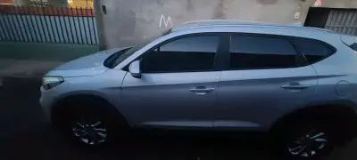 Hyundai Tucson SUV 2018 en buen estado - miniatura 5