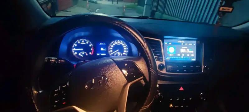 Hyundai Tucson SUV 2018 en buen estado - 6