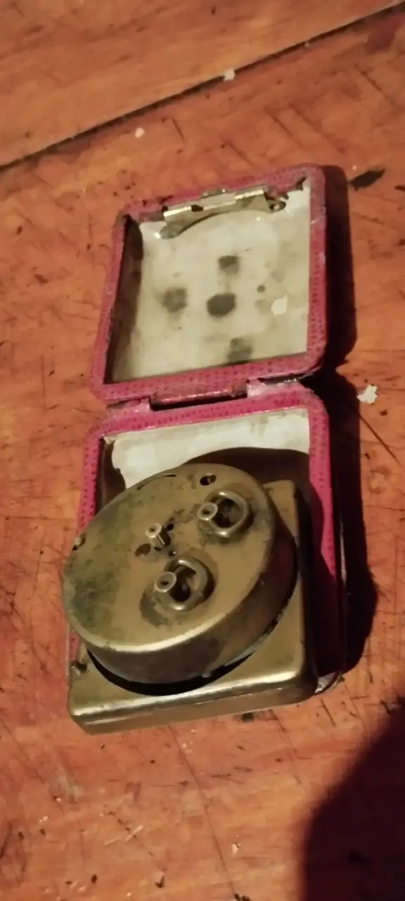 Reloj despertador vintage de viaje en estuche - 2