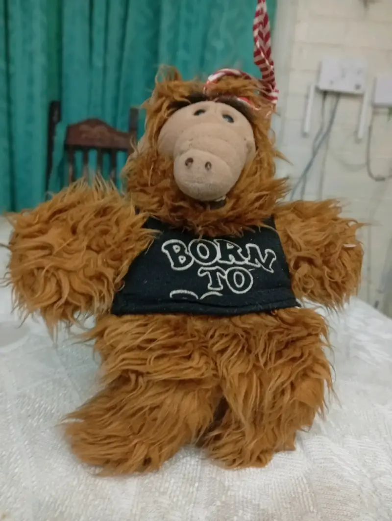 Peluche de Alf con camiseta 'Born to' 1988