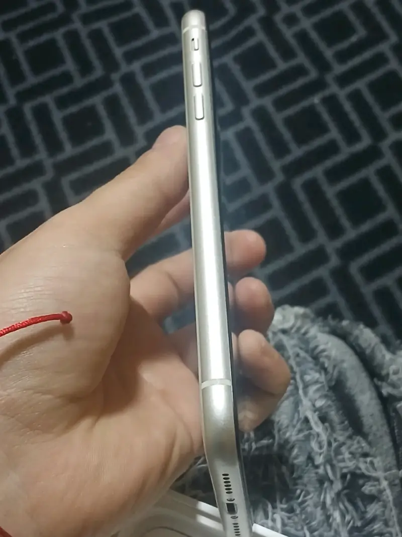 iPhone 11 Blanco en Buen Estado - 2