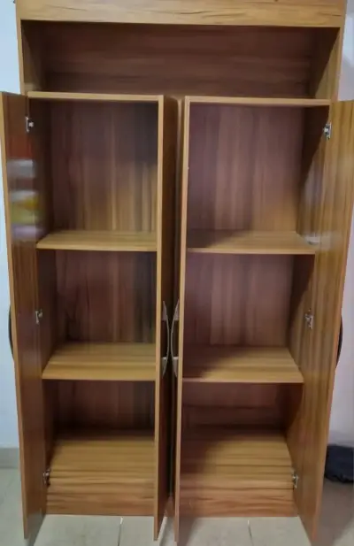 Armario de madera con puertas dobles - miniatura 2