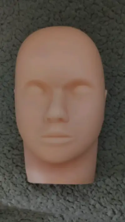 Cabeza de práctica para maquillaje y pestañas - miniatura 1