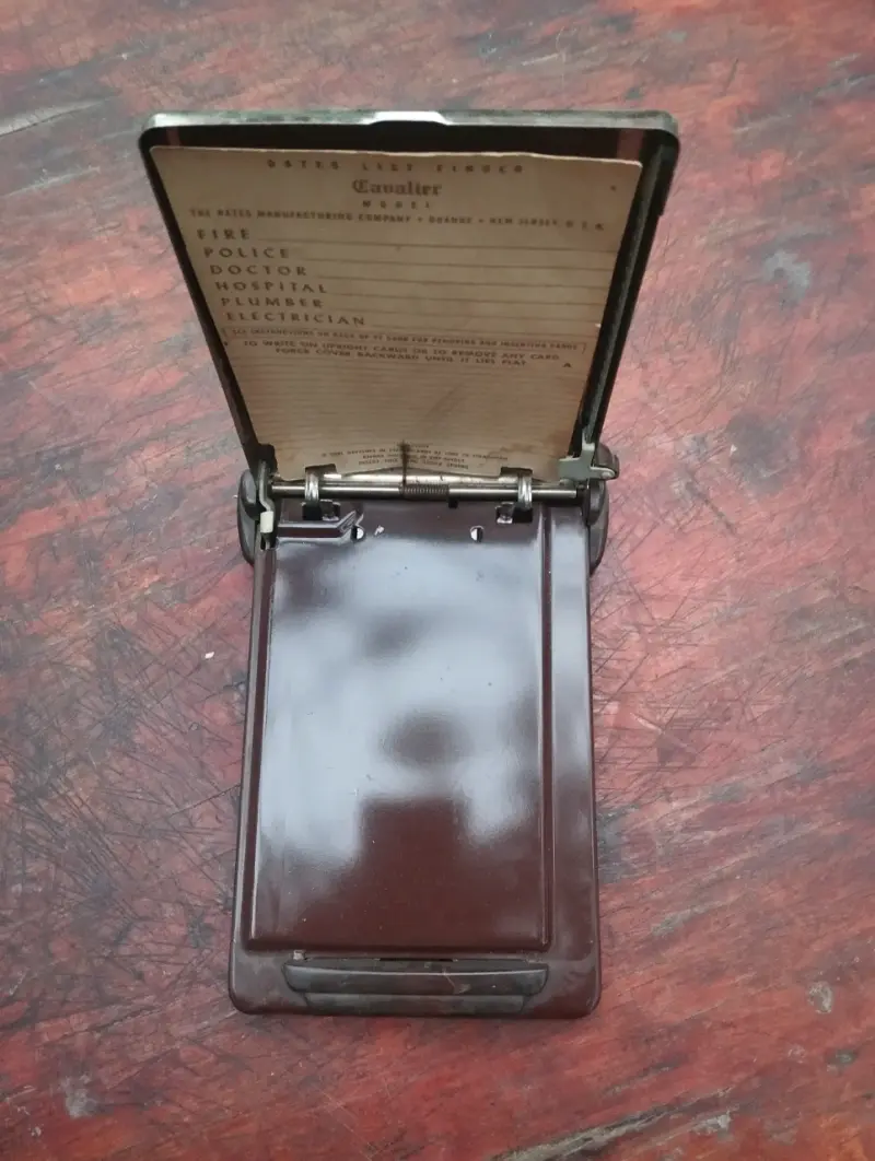 Archivador vintage Bates List Finder Cavalier - 4