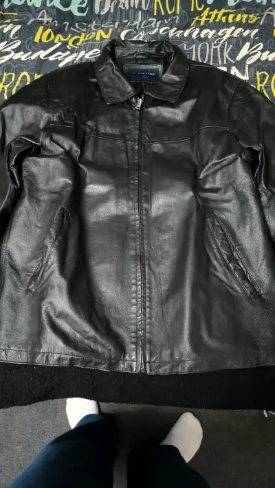 Chaqueta de cuero negra K. Stevens talla L - miniatura 2