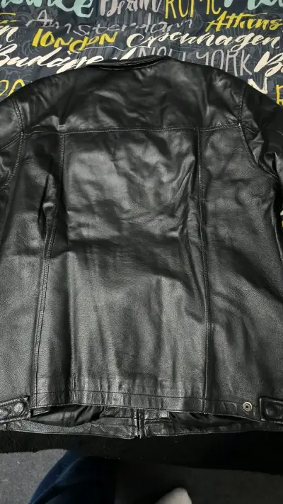 Chaqueta de cuero negra K. Stevens talla L - miniatura 3