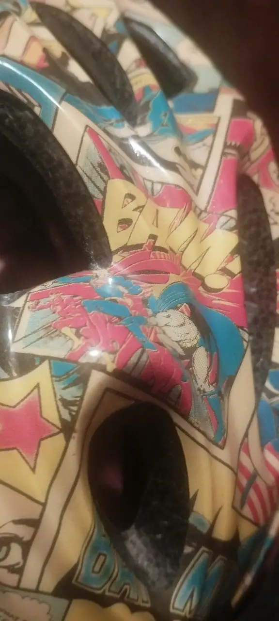 Casco de bicicleta con diseño de cómic - 3