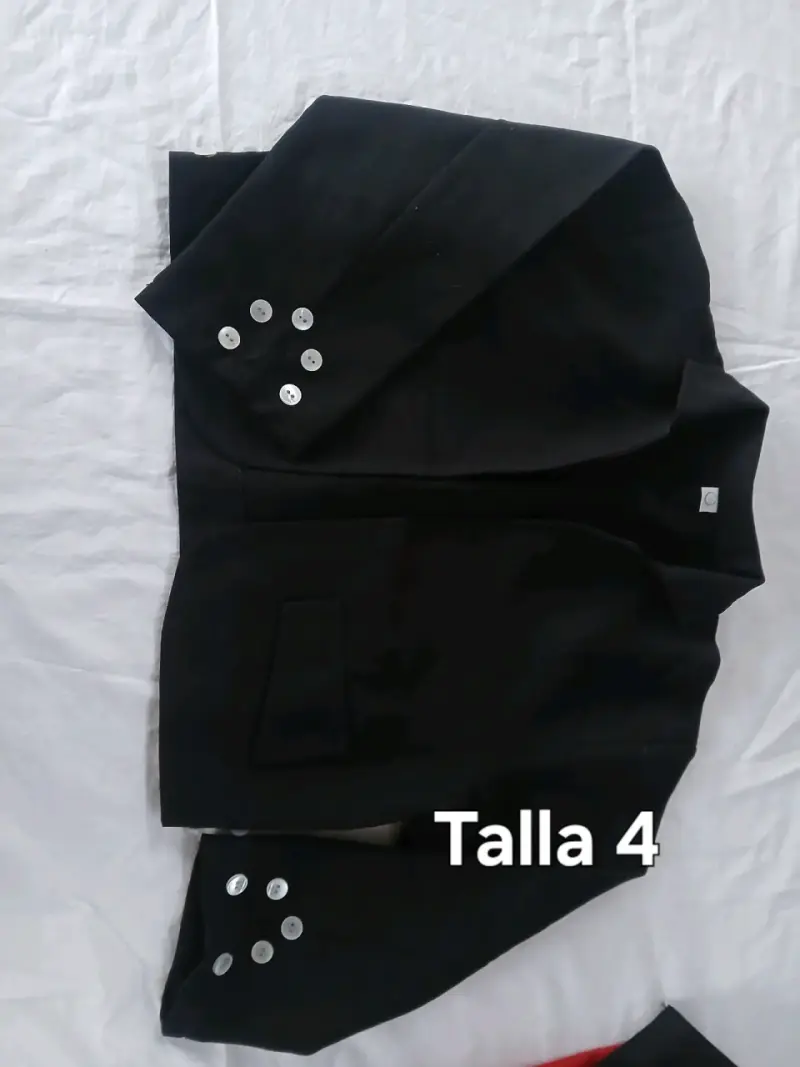Conjunto de ropa infantil en rojo y negro talla 2 y 4 - 4