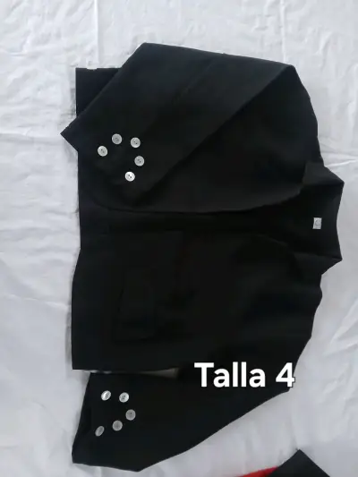 Conjunto de ropa infantil en rojo y negro talla 2 y 4 - miniatura 4