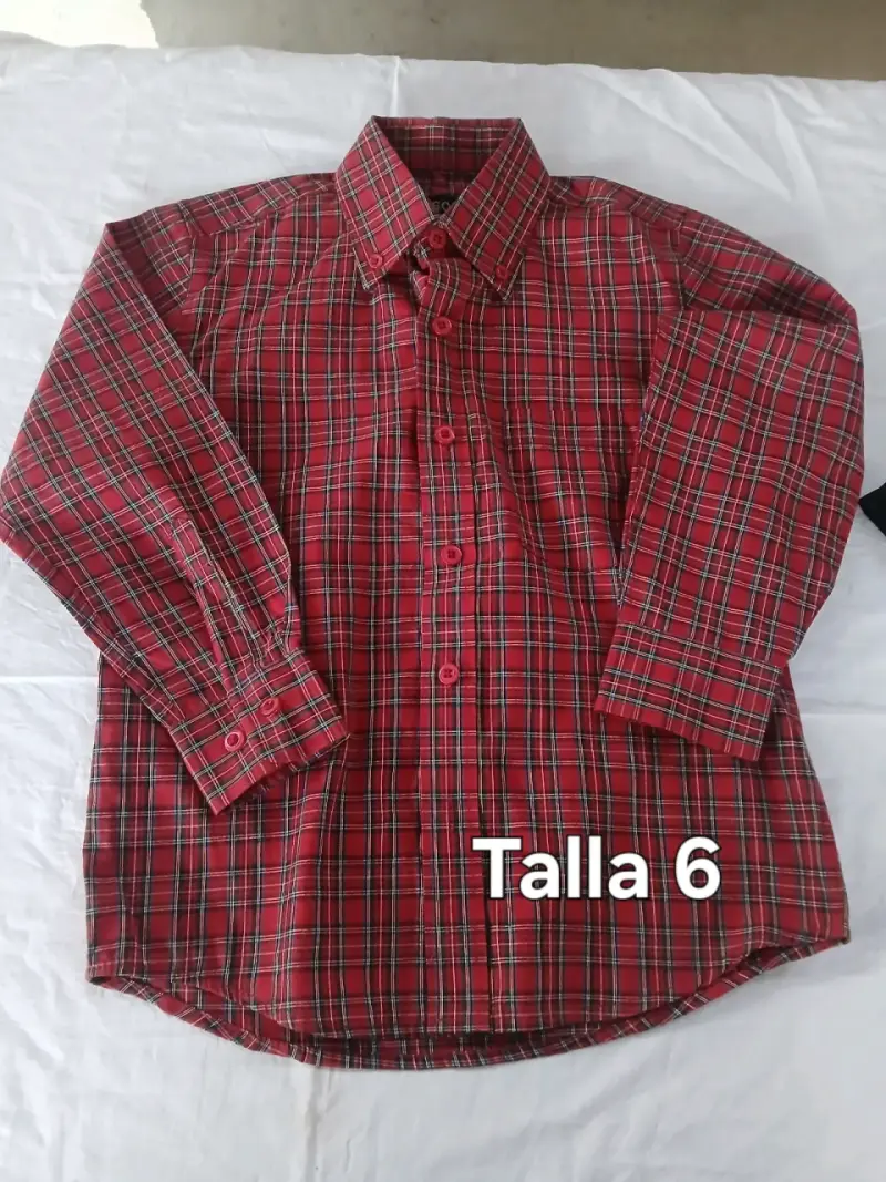 Conjunto de ropa infantil en rojo y negro talla 2 y 4 - 6