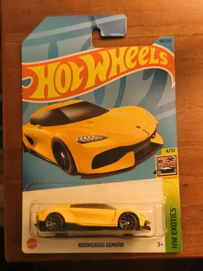 Hot Wheels Koenigsegg Gemera amarillo - miniatura 1