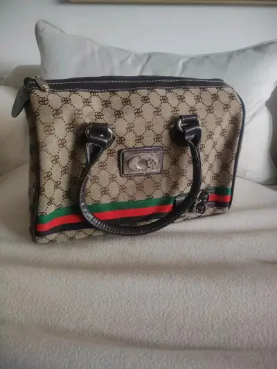 Bolso de mano elegante con diseño clásico - miniatura 1