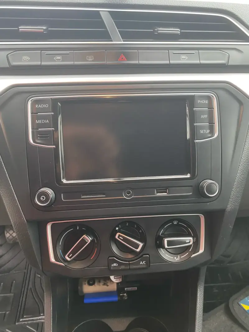 Volkswagen Voyage Highline2021 en excelente estado - 5