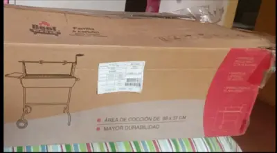 Parrilla portátil con ruedas para asados - miniatura 4