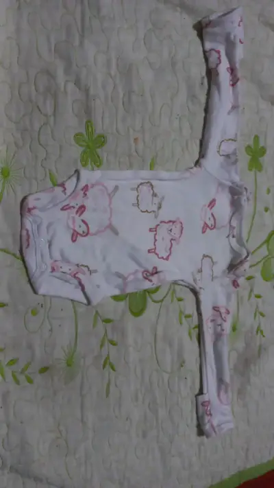 Body de bebé Carter's con estampado de ovejas - miniatura 1
