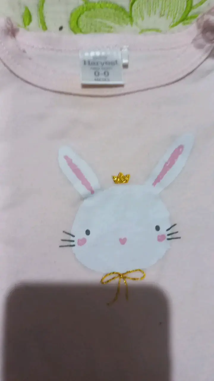 Body de bebé rosa con diseño de conejo - 2