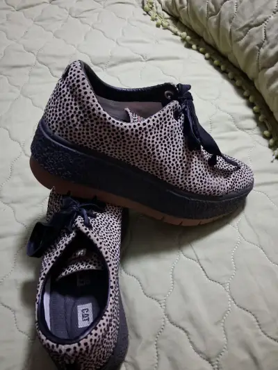 Zapatillas plataforma CAT con diseño de puntos - miniatura 4