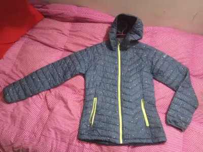 Chaqueta Columbia con capucha para mujer - miniatura 1