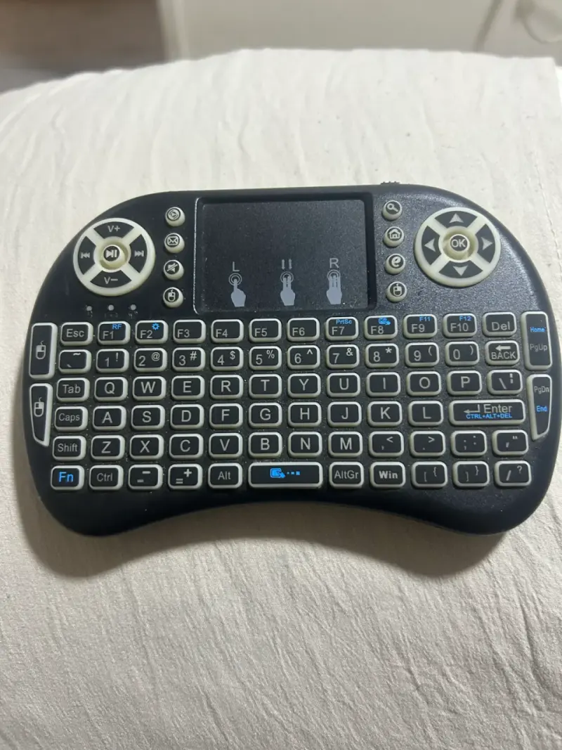 Teclado inalámbrico con touchpad para TV y PC