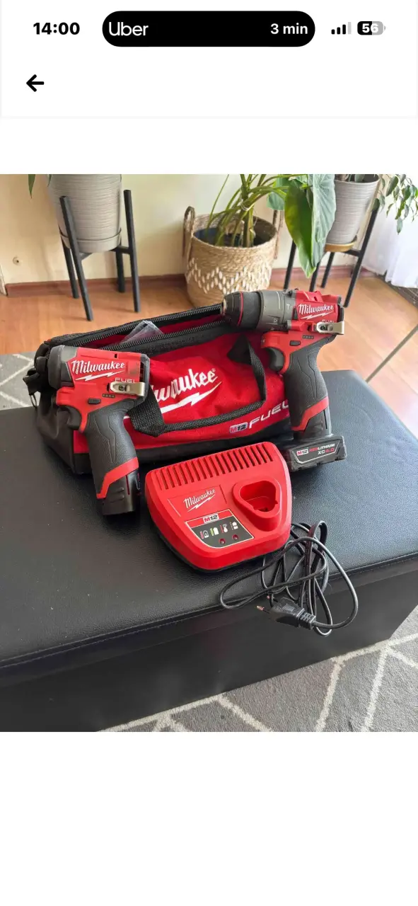 Kit de herramientas Milwaukee M12 Fuel con taladro y atornillador