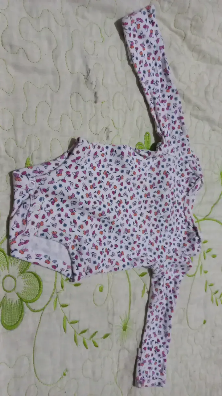 Conjunto de bebé estampado de mariposas Carter's - 2