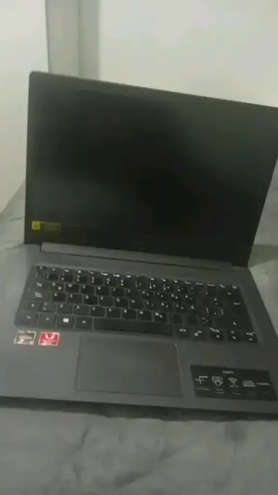 Laptop Acer Aspire 3 con AMD Ryzen 5 - miniatura 4